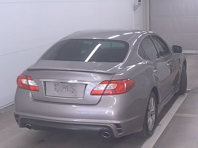 Nissan Fuga y51 Hybrid