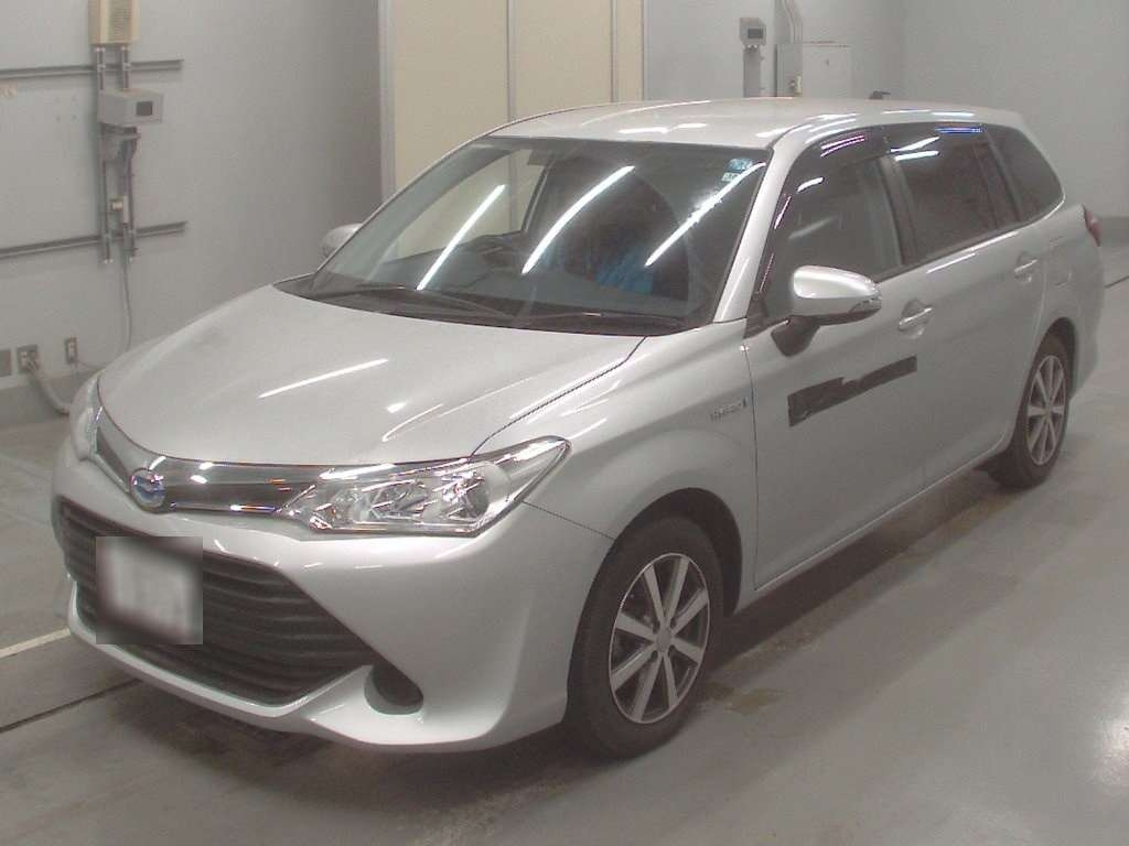 Toyota Corolla Fielder 2015 салон