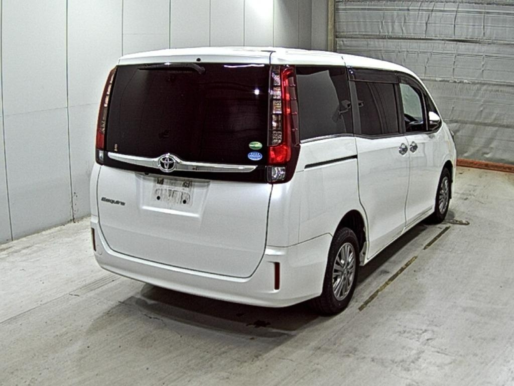 Toyota Esquire 2015