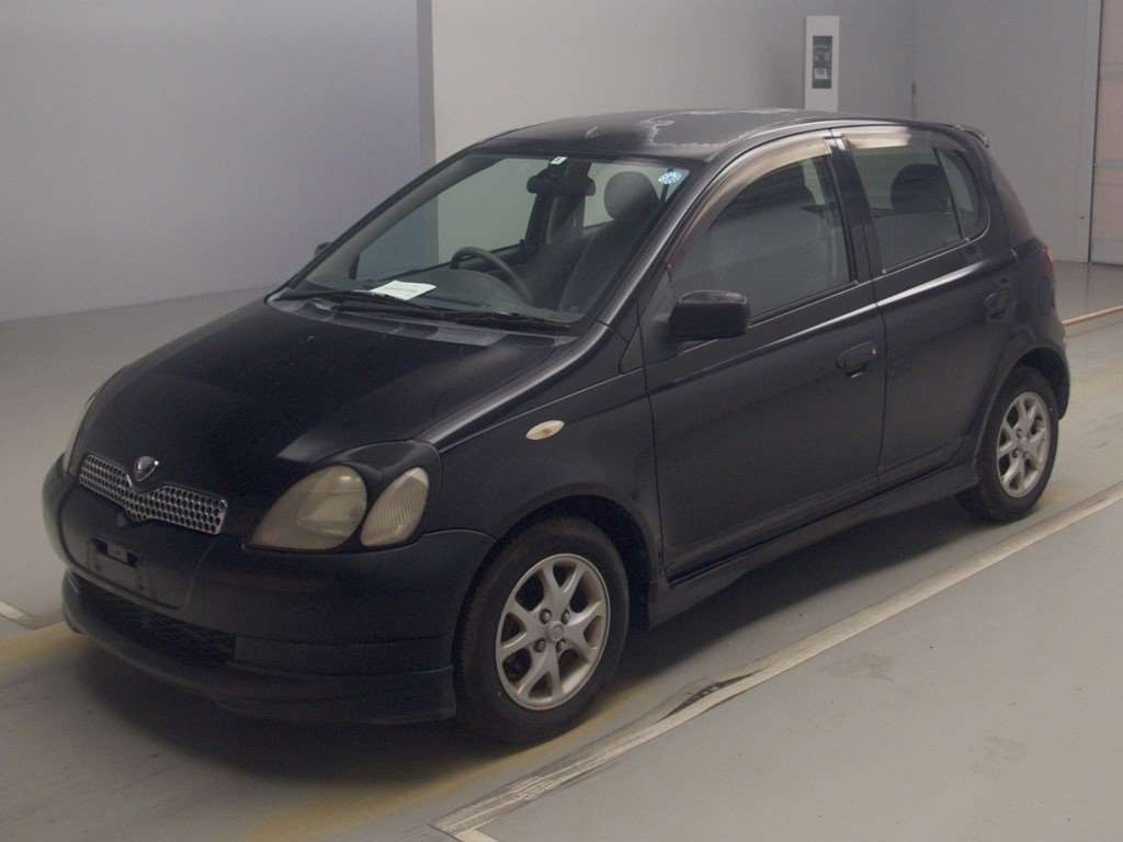 Toyota vitz 2000 года