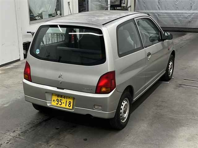 Mitsubishi Minica 2009